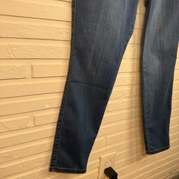 Guess Medium Wash Sexy Curve Denim Skinny Jeans, Women’s Size 28 - Picture 3 of 7